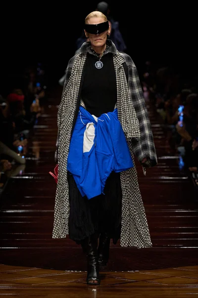 Look 38